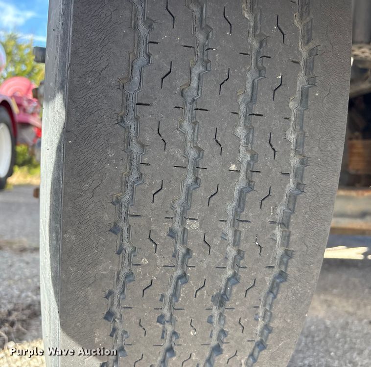 image for item FI0101 1990 Ford F700 fuel truck