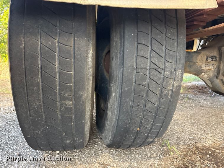 image for item FI0101 1990 Ford F700 fuel truck