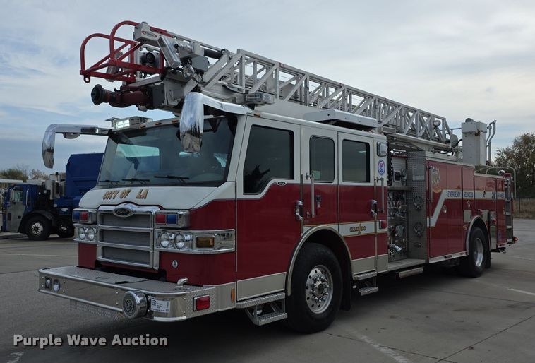 image for item FI0630 2009 Pierce Velocity ladder fire truck