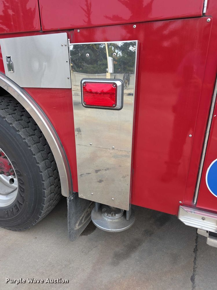 image for item FI0630 2009 Pierce Velocity ladder fire truck