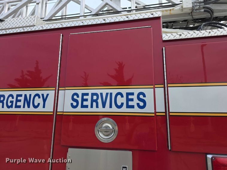 image for item FI0630 2009 Pierce Velocity ladder fire truck