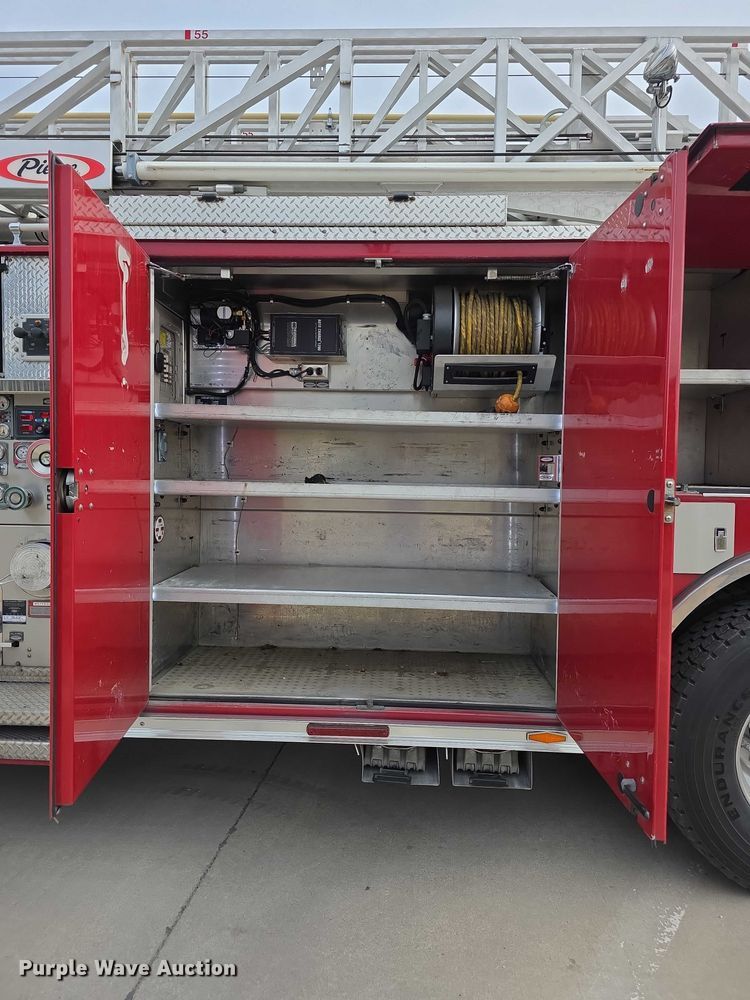 image for item FI0630 2009 Pierce Velocity ladder fire truck