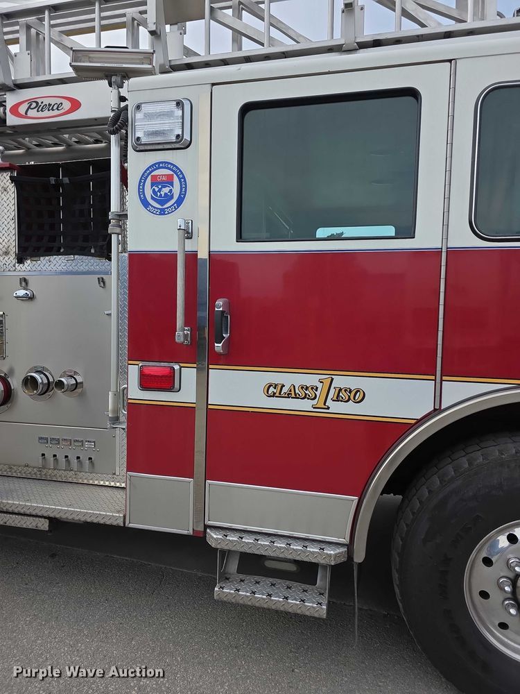 image for item FI0630 2009 Pierce Velocity ladder fire truck