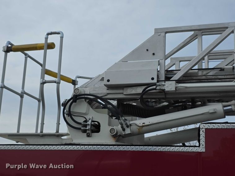 image for item FI0630 2009 Pierce Velocity ladder fire truck