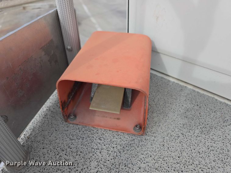 image for item FI0630 2009 Pierce Velocity ladder fire truck