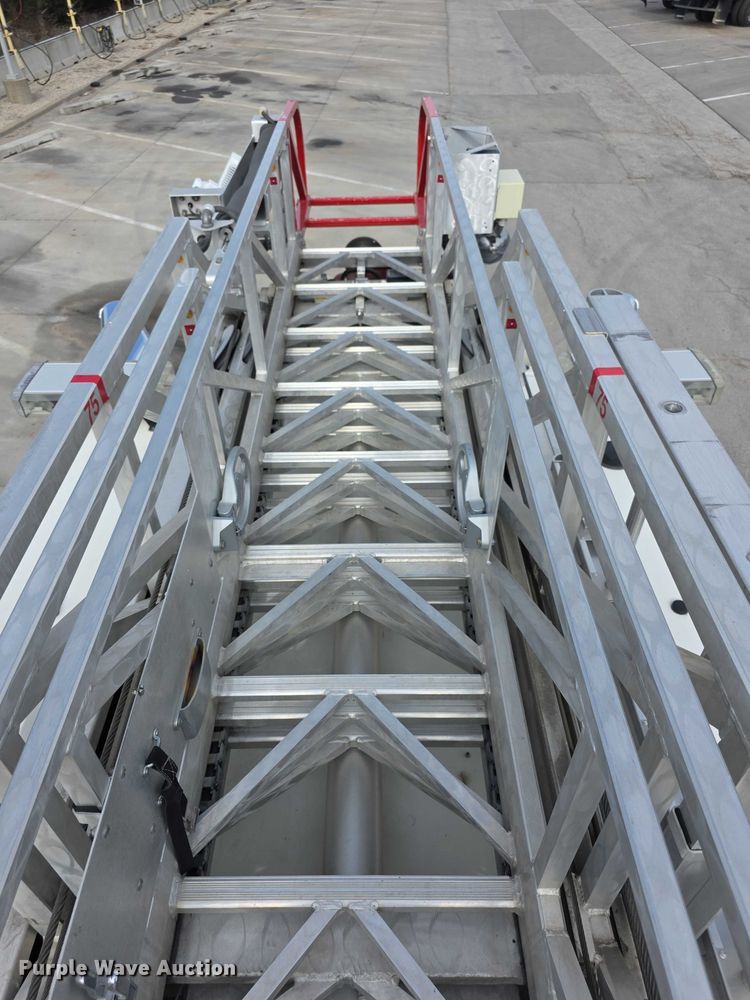 image for item FI0630 2009 Pierce Velocity ladder fire truck