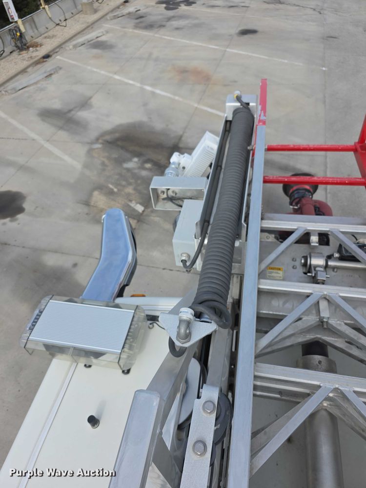 image for item FI0630 2009 Pierce Velocity ladder fire truck