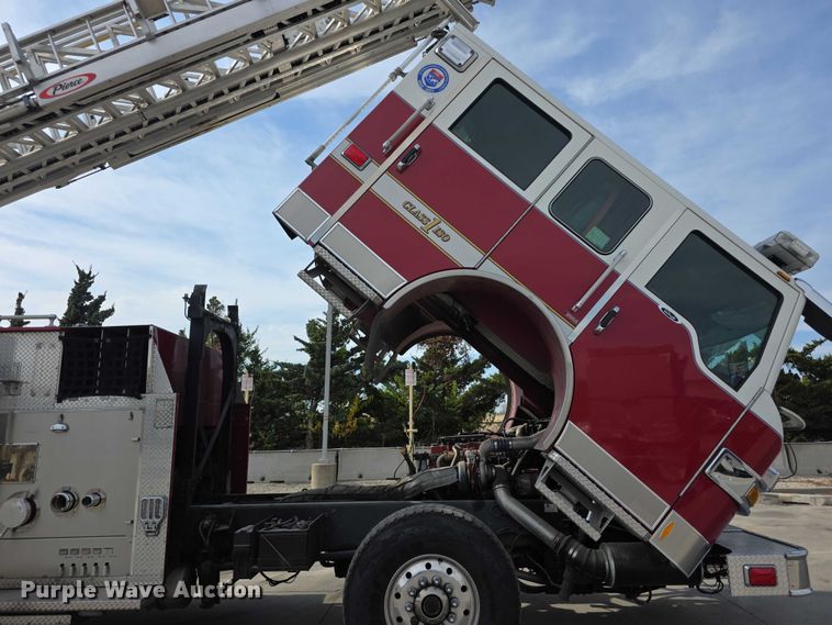 image for item FI0630 2009 Pierce Velocity ladder fire truck