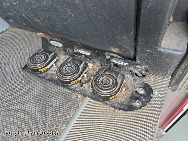 image for item FI0630 2009 Pierce Velocity ladder fire truck