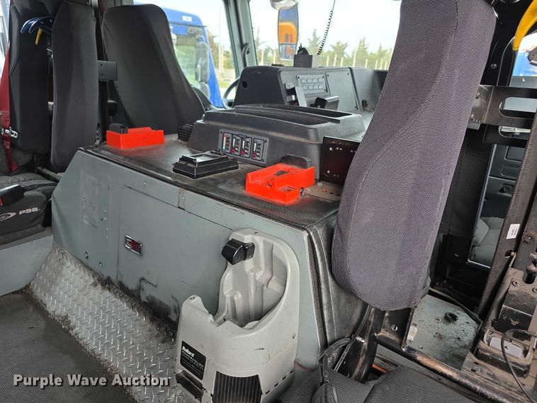 image for item FI0630 2009 Pierce Velocity ladder fire truck