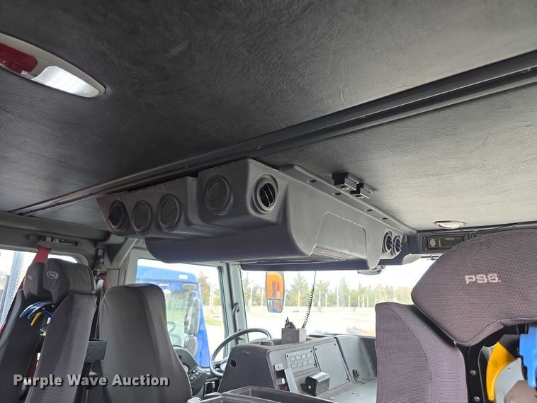 image for item FI0630 2009 Pierce Velocity ladder fire truck