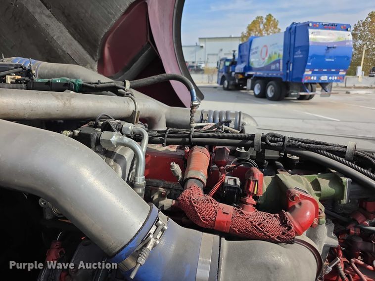 image for item FI0630 2009 Pierce Velocity ladder fire truck