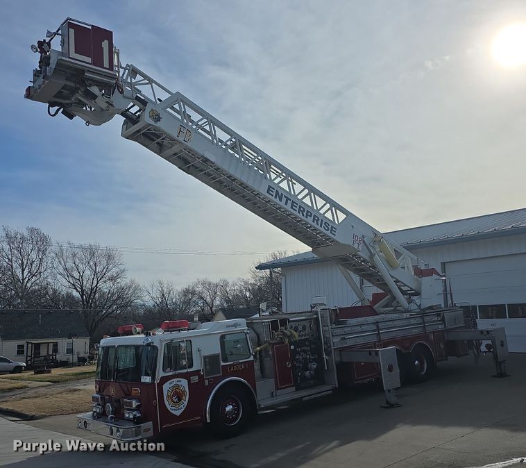 image for item FI0689 1986 Grumman 453886 Duplex ladder fire truck