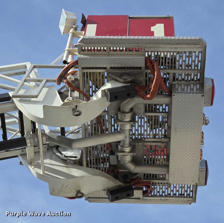 image for item FI0689 1986 Grumman 453886 Duplex ladder fire truck