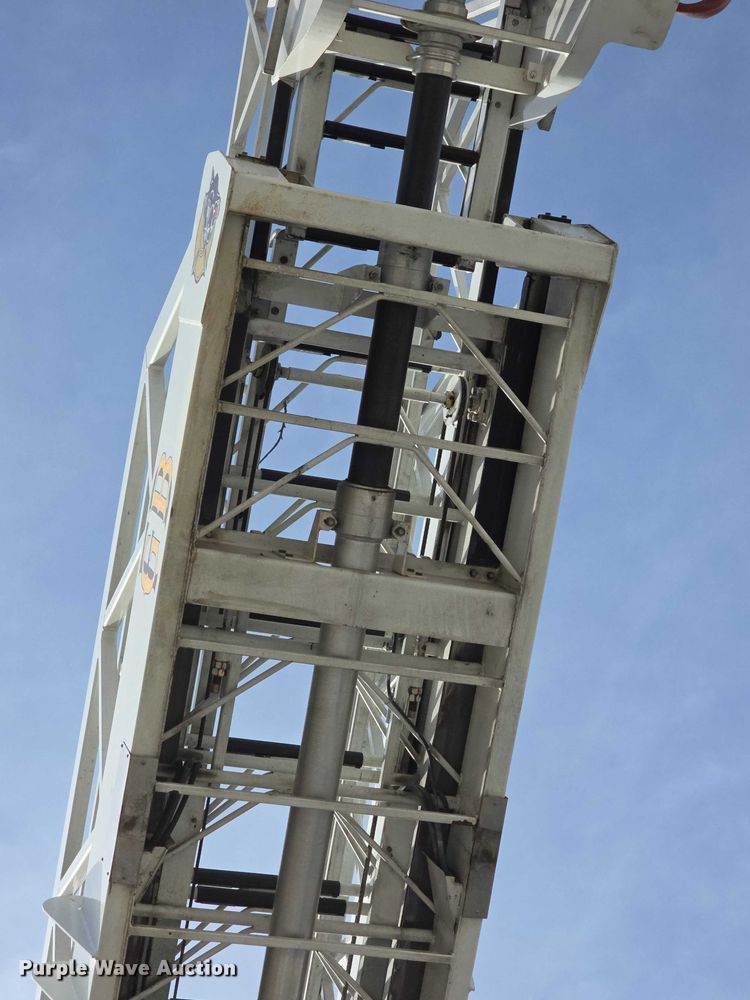 image for item FI0689 1986 Grumman 453886 Duplex ladder fire truck