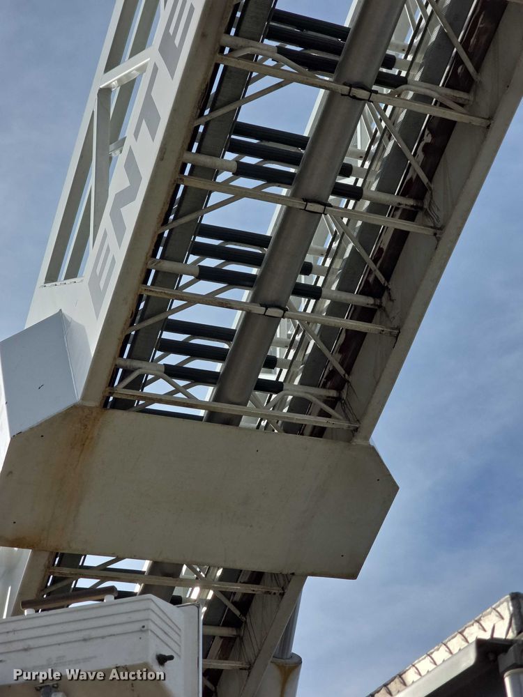 image for item FI0689 1986 Grumman 453886 Duplex ladder fire truck