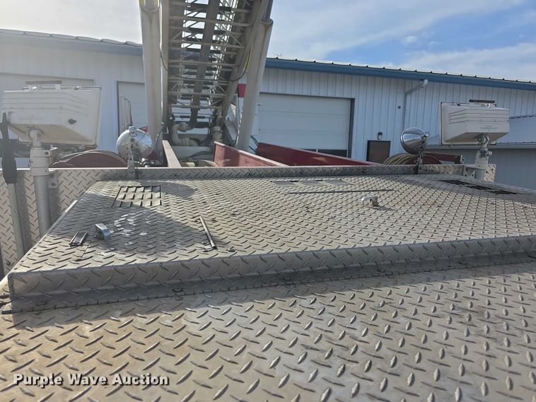 image for item FI0689 1986 Grumman 453886 Duplex ladder fire truck