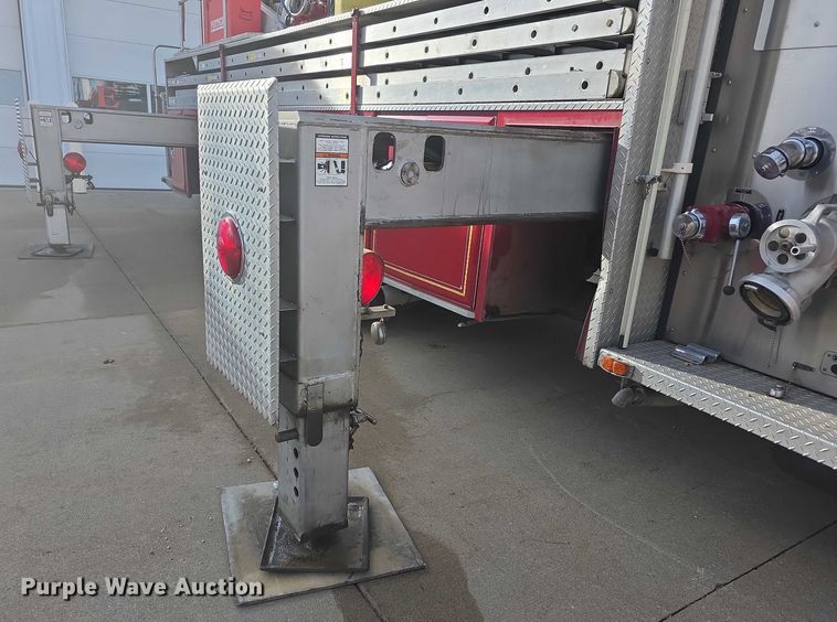 image for item FI0689 1986 Grumman 453886 Duplex ladder fire truck