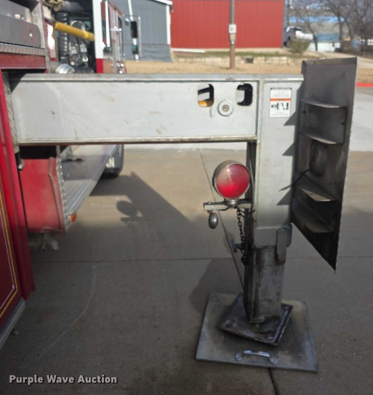 image for item FI0689 1986 Grumman 453886 Duplex ladder fire truck