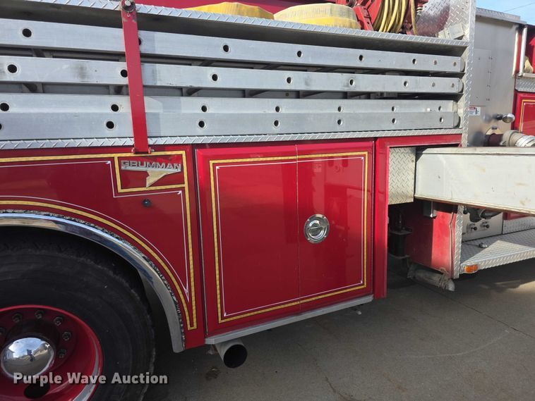 image for item FI0689 1986 Grumman 453886 Duplex ladder fire truck