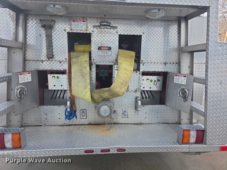 image for item FI0689 1986 Grumman 453886 Duplex ladder fire truck