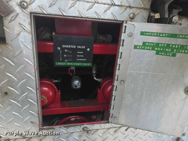 image for item FI0689 1986 Grumman 453886 Duplex ladder fire truck