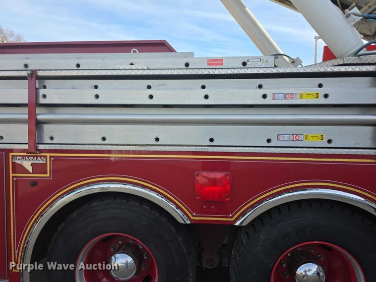 image for item FI0689 1986 Grumman 453886 Duplex ladder fire truck
