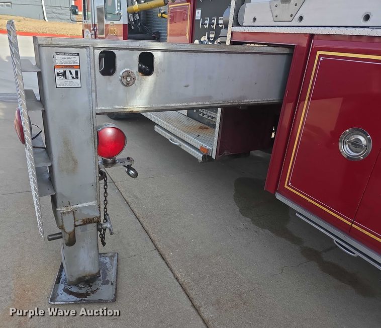 image for item FI0689 1986 Grumman 453886 Duplex ladder fire truck