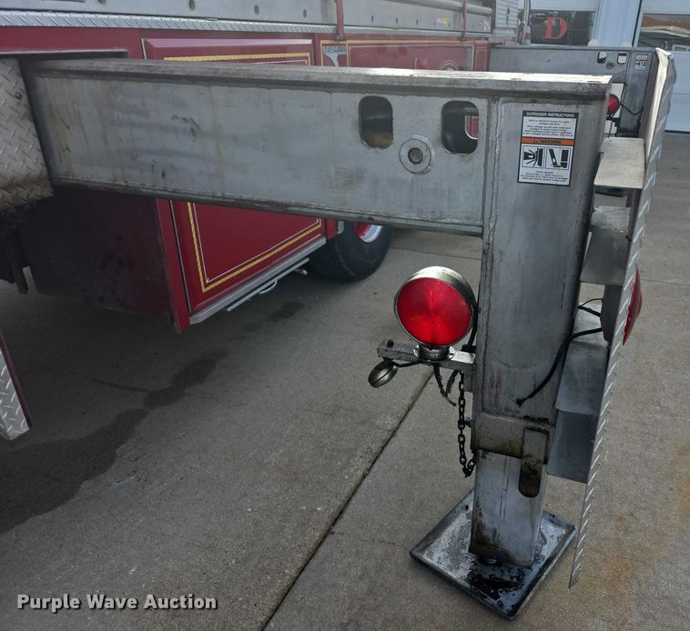 image for item FI0689 1986 Grumman 453886 Duplex ladder fire truck