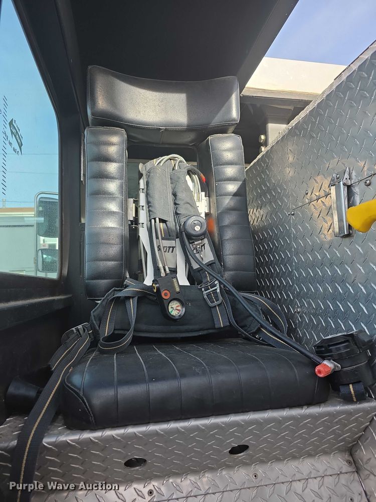 image for item FI0689 1986 Grumman 453886 Duplex ladder fire truck