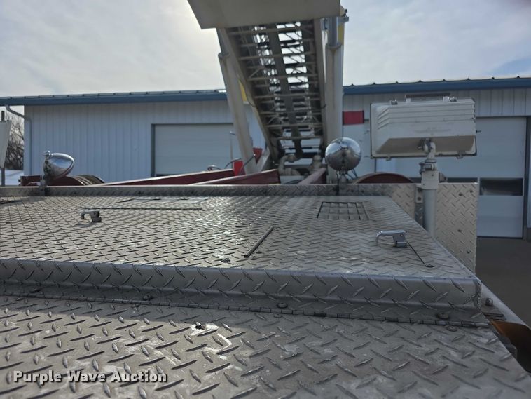 image for item FI0689 1986 Grumman 453886 Duplex ladder fire truck