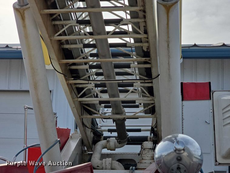 image for item FI0689 1986 Grumman 453886 Duplex ladder fire truck