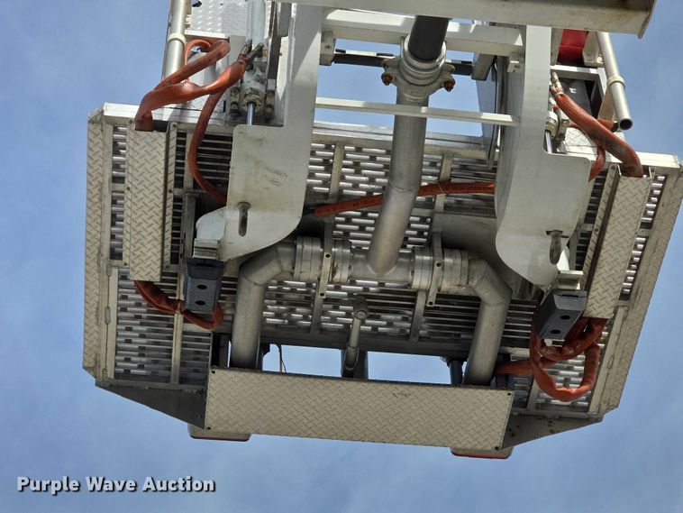 image for item FI0689 1986 Grumman 453886 Duplex ladder fire truck