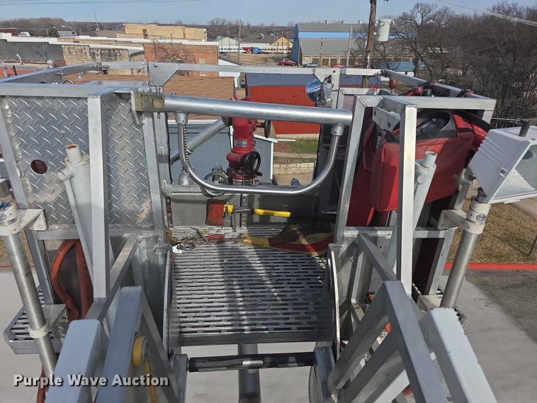 image for item FI0689 1986 Grumman 453886 Duplex ladder fire truck