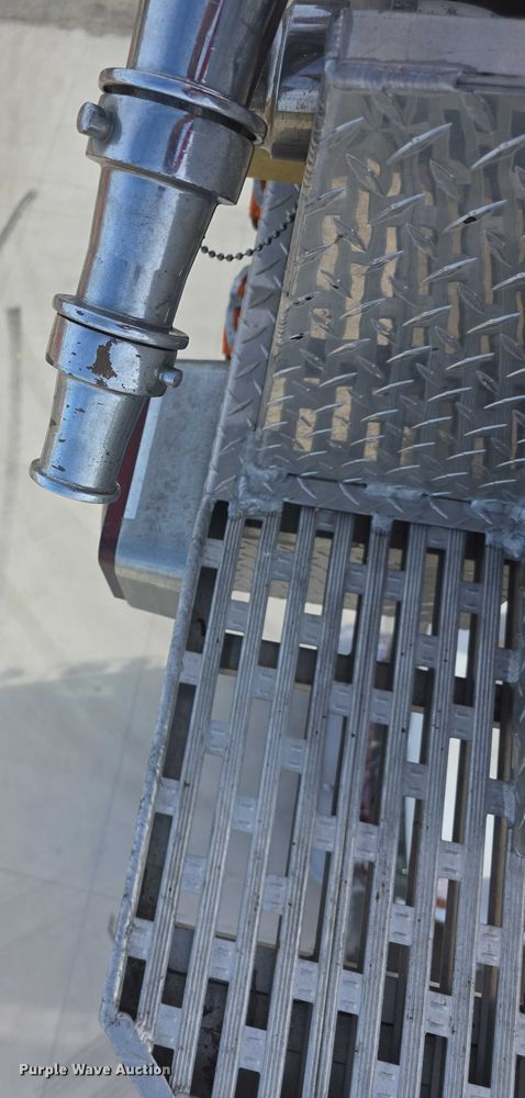 image for item FI0689 1986 Grumman 453886 Duplex ladder fire truck