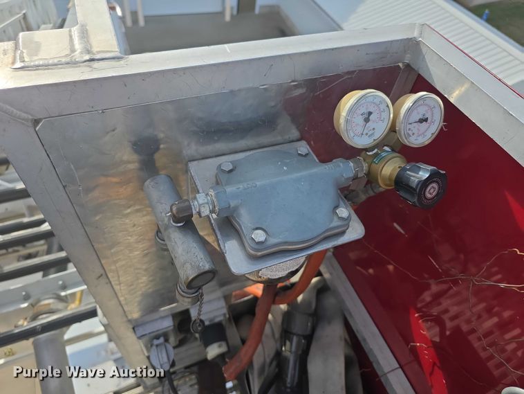 image for item FI0689 1986 Grumman 453886 Duplex ladder fire truck