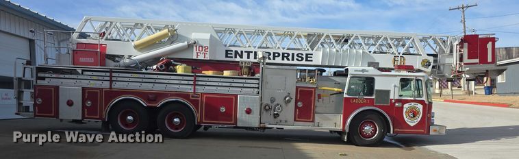 image for item FI0689 1986 Grumman 453886 Duplex ladder fire truck