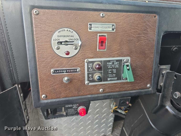 image for item FI0689 1986 Grumman 453886 Duplex ladder fire truck