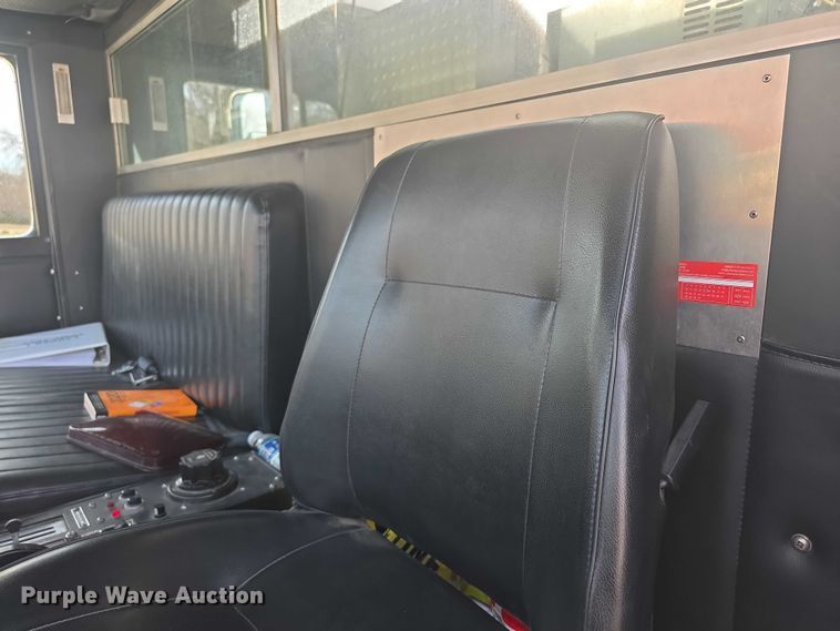 image for item FI0689 1986 Grumman 453886 Duplex ladder fire truck