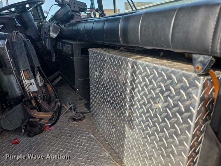 image for item FI0689 1986 Grumman 453886 Duplex ladder fire truck