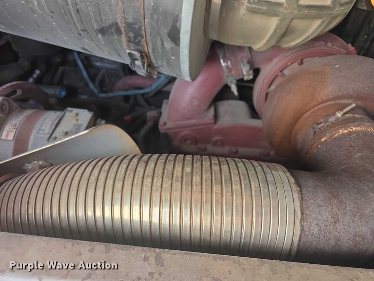 image for item FI0689 1986 Grumman 453886 Duplex ladder fire truck