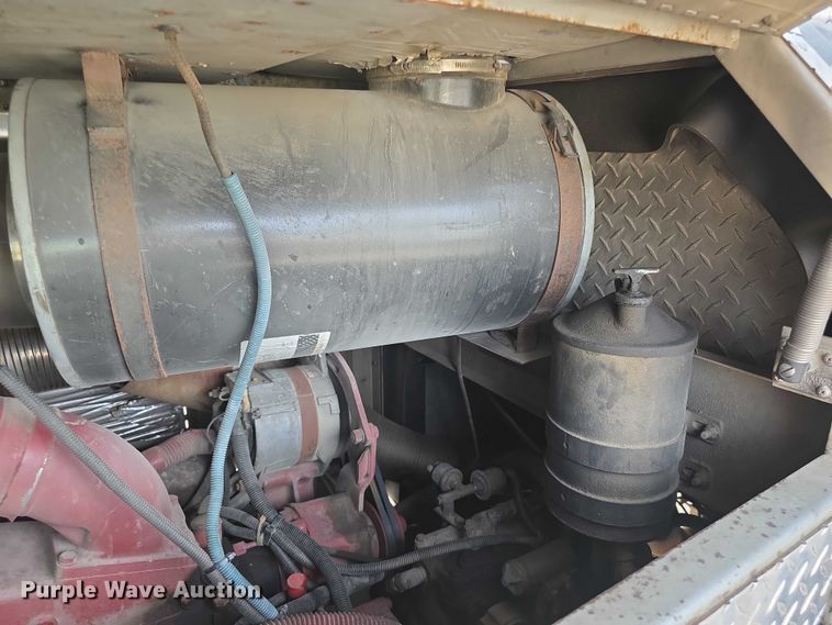 image for item FI0689 1986 Grumman 453886 Duplex ladder fire truck