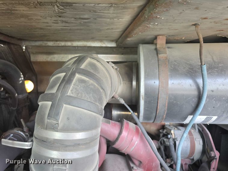 image for item FI0689 1986 Grumman 453886 Duplex ladder fire truck