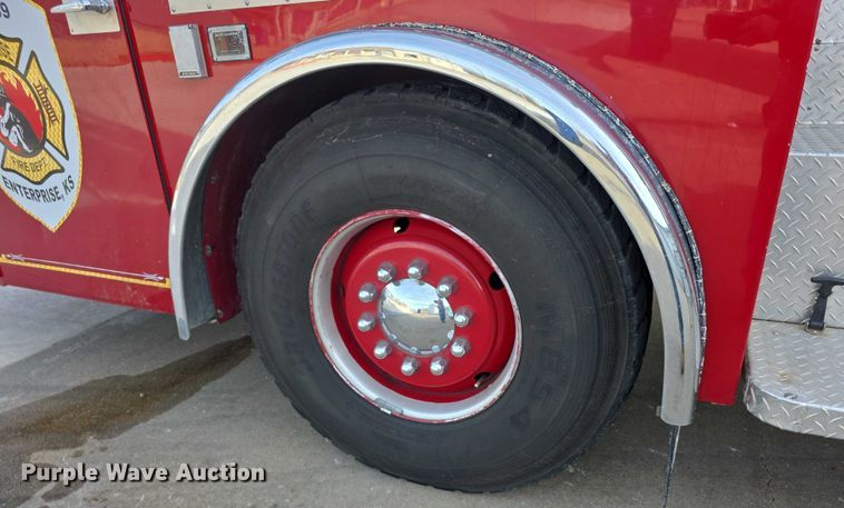 image for item FI0689 1986 Grumman 453886 Duplex ladder fire truck