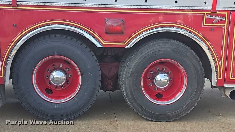 image for item FI0689 1986 Grumman 453886 Duplex ladder fire truck