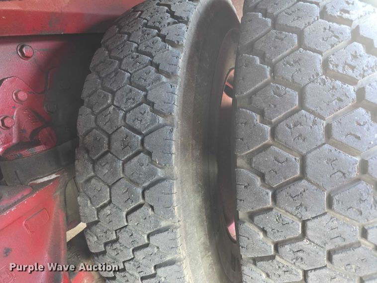 image for item FI0689 1986 Grumman 453886 Duplex ladder fire truck