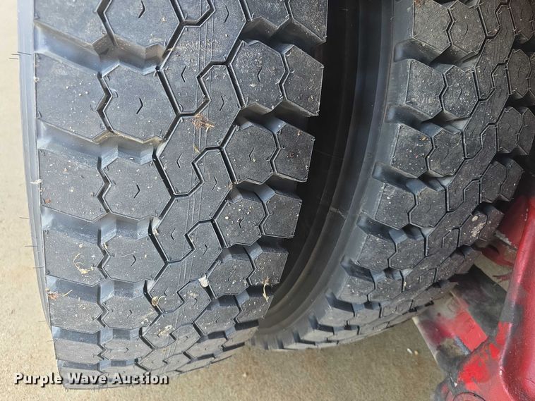 image for item FI0689 1986 Grumman 453886 Duplex ladder fire truck