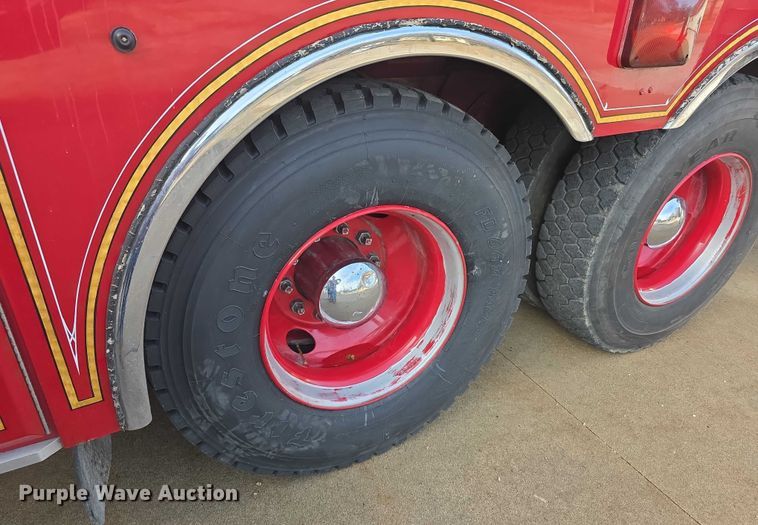 image for item FI0689 1986 Grumman 453886 Duplex ladder fire truck