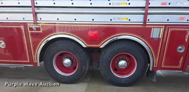 image for item FI0689 1986 Grumman 453886 Duplex ladder fire truck