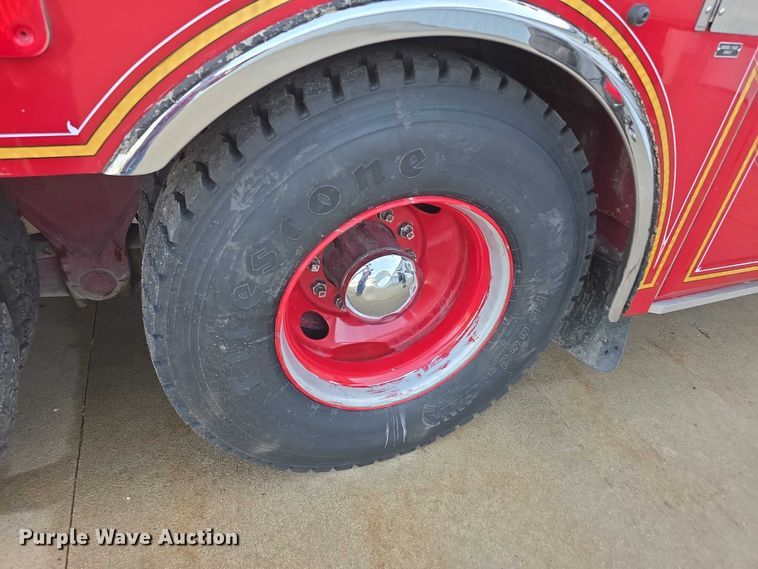 image for item FI0689 1986 Grumman 453886 Duplex ladder fire truck